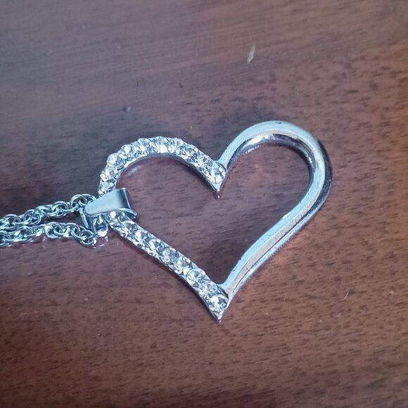 NWOT Fire and Ice Heart Pendant Necklace and Earrings - Picture 2 of 5